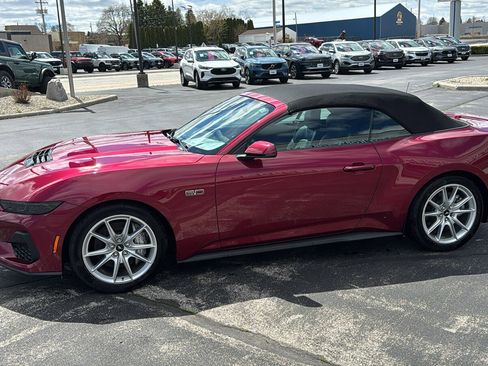 Used 2025 Ford Mustang GT Premium RWD image 6