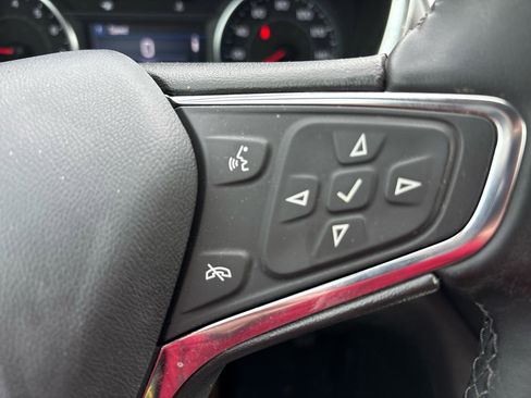 Used 2023 Chevrolet Equinox LT w/ Driver Convenience Package image 12