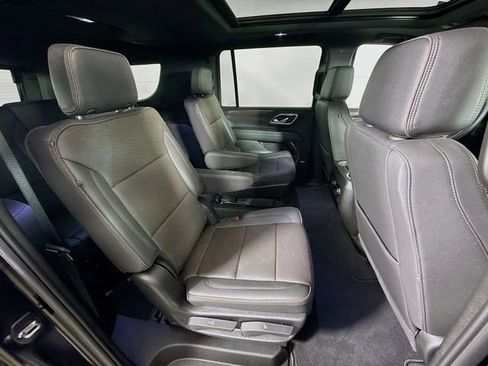 Used 2024 Chevrolet Suburban High Country image 31