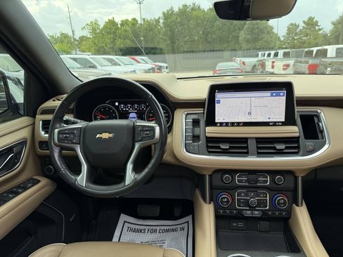 Used 2021 Chevrolet Suburban Premier AWD/4WD image 23