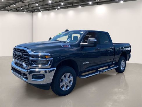 Used 2026 RAM 2500 Big Horn AWD/4WD image 3