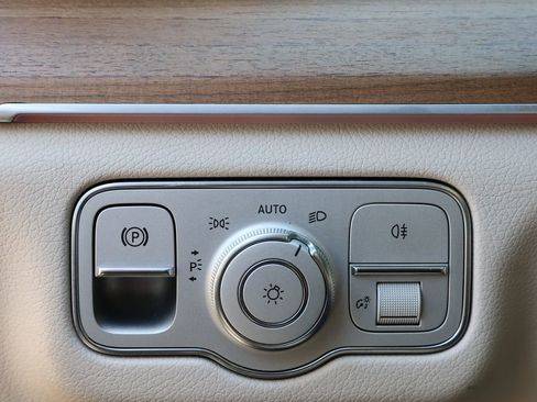 Used 2022 Mercedes-Benz GLE 350 4MATIC image 16