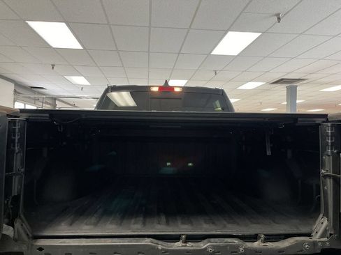 Used 2022 RAM 1500 Laramie AWD/4WD image 11