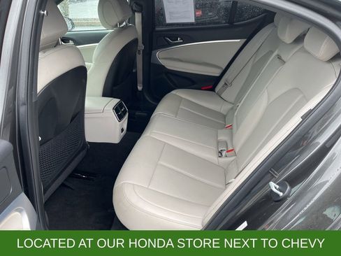 Used 2024 Genesis G70 2.5T image 25