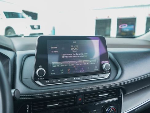 Used 2021 Nissan Rogue SV image 25