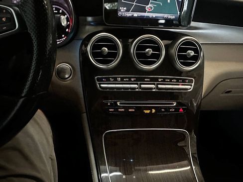 Used 2019 Mercedes-Benz GLC 300 4MATIC image 22