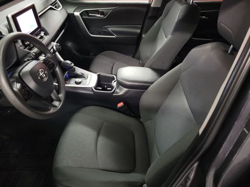 Certified 2025 Toyota RAV4 XLE image 18