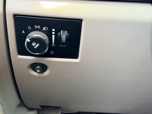 Used 2012 Jeep Grand Cherokee Laredo w/ Laredo E Group AWD/4WD image 35