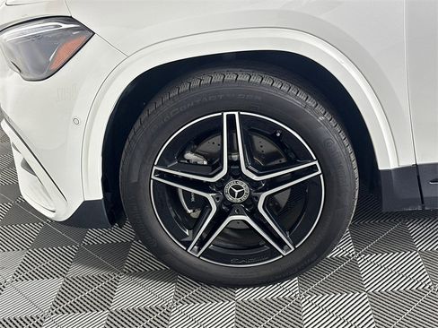 Certified 2024 Mercedes-Benz GLA 250 image 11