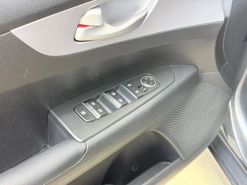 Used 2024 Kia Forte LXS w/ LXS Technology Package FWD image 10