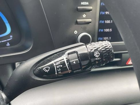 Certified 2026 Hyundai Elantra SE FWD image 25