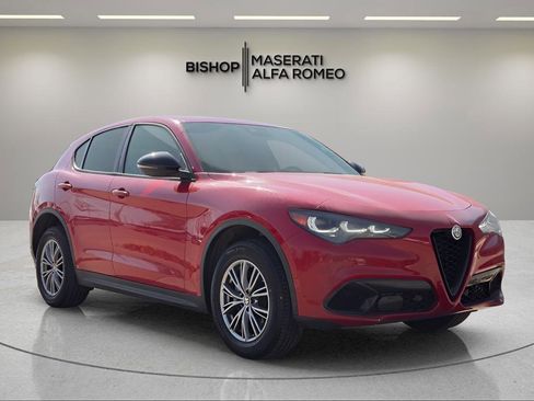 Used 2024 Alfa Romeo Stelvio Sprint image 2
