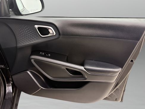 Used 2021 Kia Soul S FWD image 23