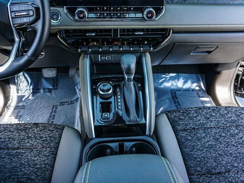 Used 2023 Chevrolet Colorado ZR2 image 36