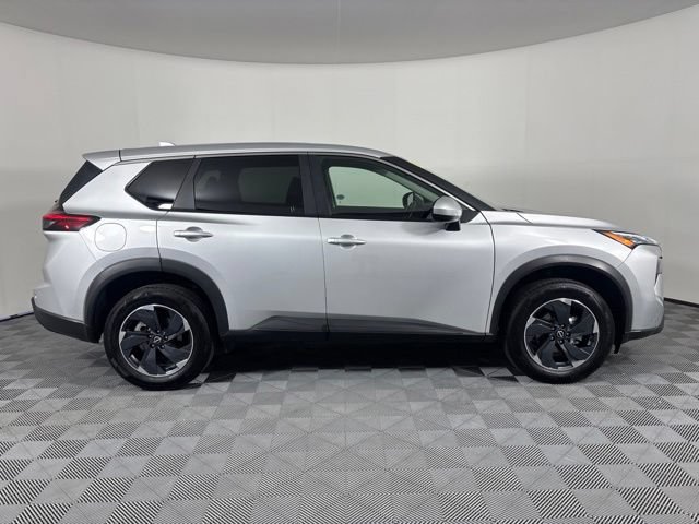 Used 2025 Nissan Rogue SV FWD image 36
