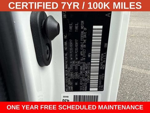 Used 2024 Toyota Sienna LE AWD/4WD image 29
