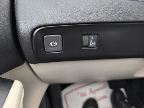 Used 2023 Buick Enclave Essence w/ Experience Buick Package FWD image 16