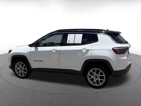 Used 2025 Jeep Compass Limited AWD/4WD image 10