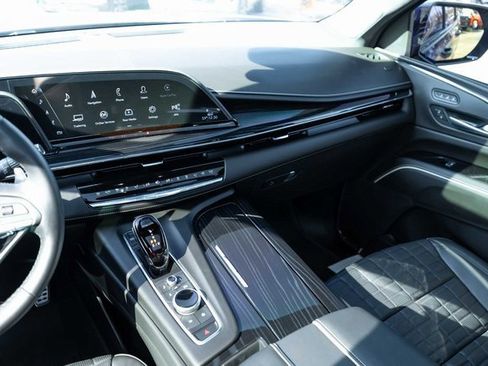 Used 2024 Cadillac Escalade V w/ LPO, ONYX Package image 25