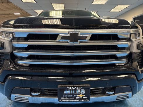 New 2026 Chevrolet Silverado 1500 High Country AWD/4WD image 14
