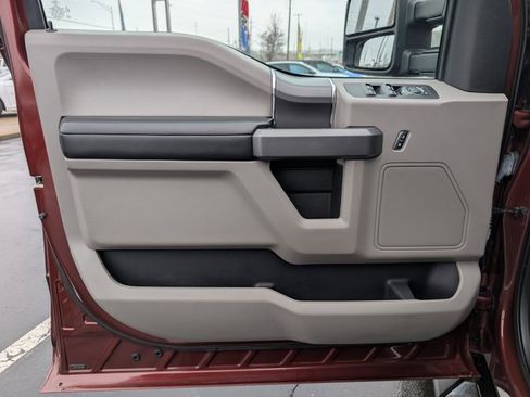 Used 2017 Ford F150 XLT w/ Equipment Group 302A Luxury image 9