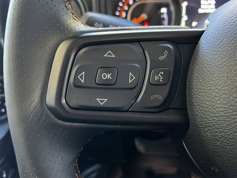 New 2025 Jeep Gladiator Mojave image 9