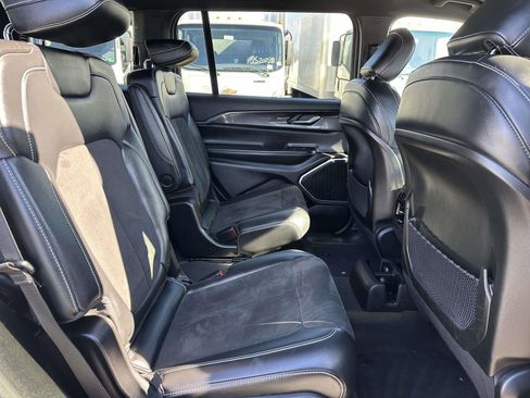 Used 2022 Jeep Grand Cherokee L Laredo image 25