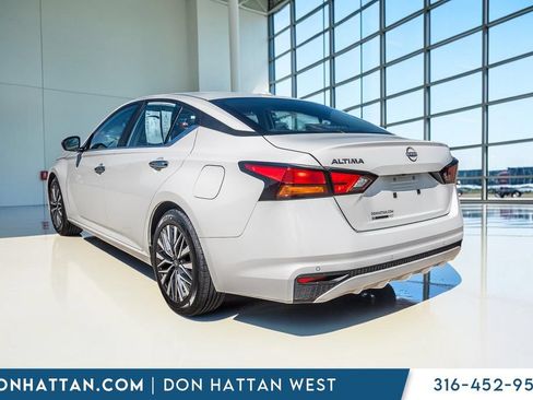Used 2025 Nissan Altima 2.5 SV FWD image 27