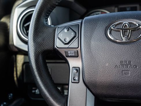 Used 2021 Toyota Tacoma TRD Off-Road AWD/4WD image 27