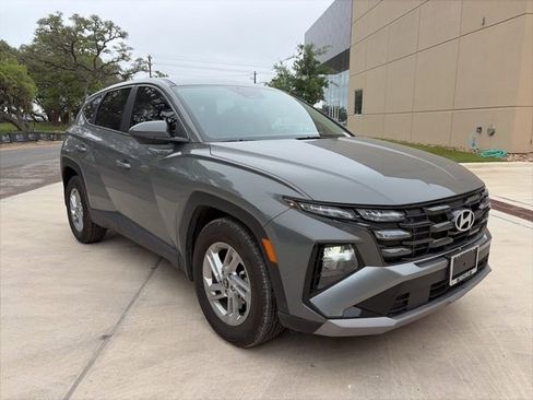 Used 2025 Hyundai Tucson SE FWD image 5