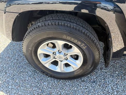 Used 2019 Toyota 4Runner SR5 AWD/4WD image 32