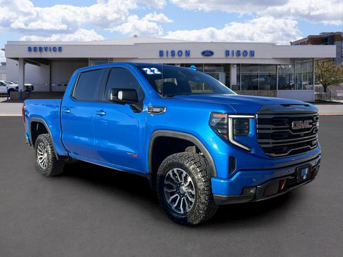 Used 2022 GMC Sierra 1500 AT4 w/ Technology Package image 2