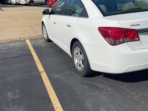 Used 2012 Chevrolet Cruze LT FWD image 2