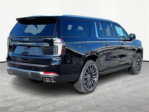 New 2026 Chevrolet Suburban High Country image 6
