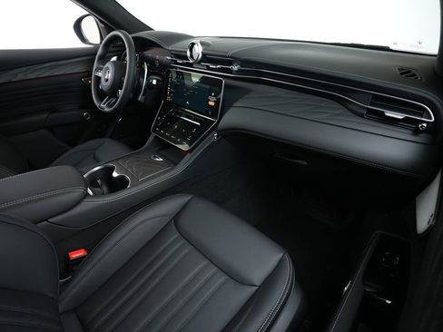 New 2025 Maserati Grecale GT image 23