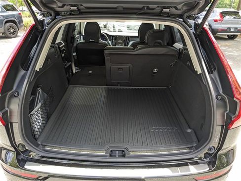 New 2025 Volvo XC60 B5 Ultra w/ Climate Package image 13