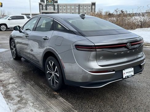 Used 2024 Toyota Crown XLE image 39