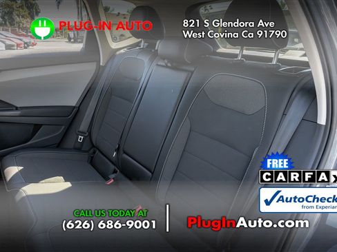 Used 2022 Volkswagen Taos SE w/ Panoramic Sunroof Package image 10