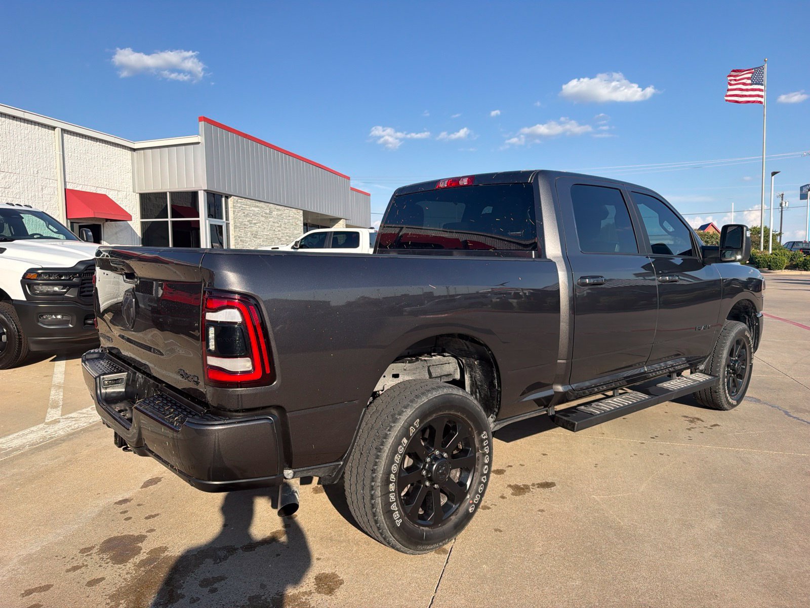 Used 2024 RAM 2500 Big Horn w/ Night Edition AWD/4WD image 5