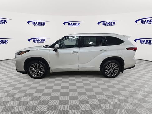 Used 2021 Toyota Highlander Platinum FWD image 8