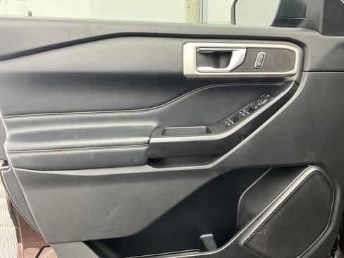 Used 2020 Ford Explorer XLT w/ Equipment Group 202A image 13