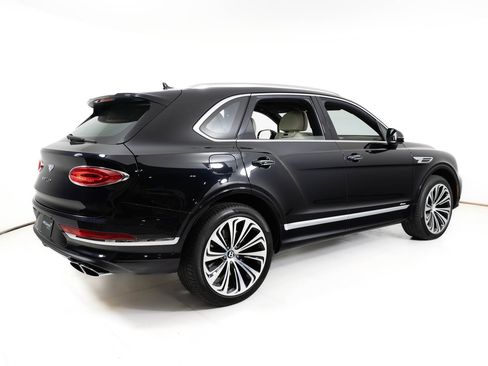 Used 2025 Bentley Bentayga AWD/4WD image 5