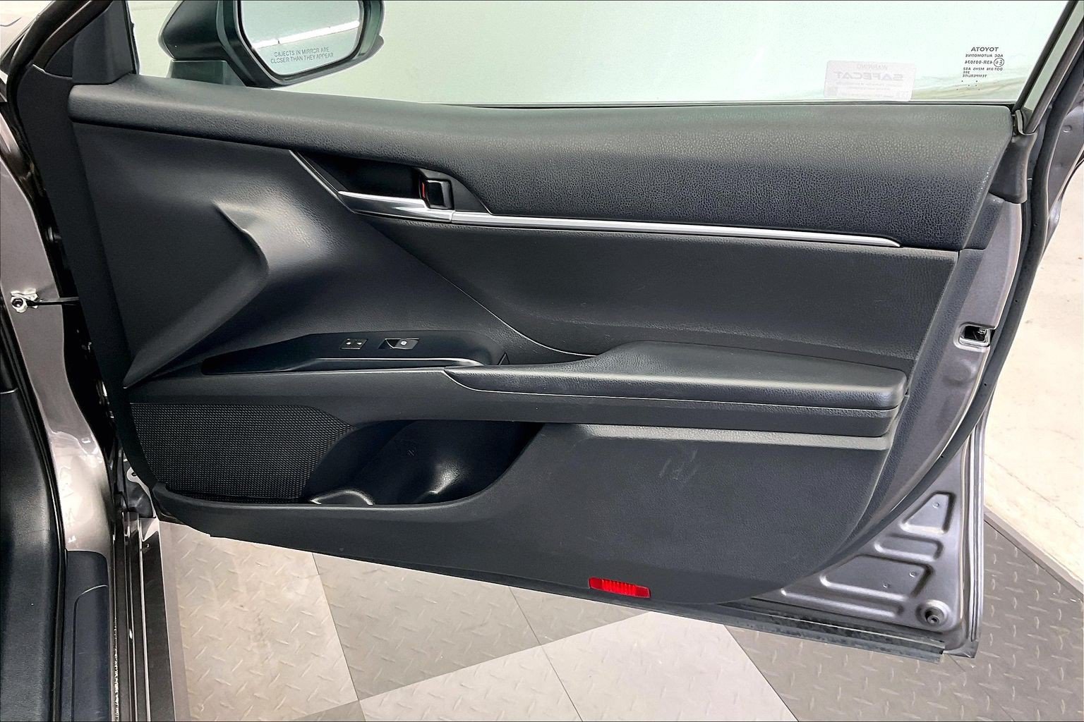 Used 2020 Toyota Camry LE FWD image 26
