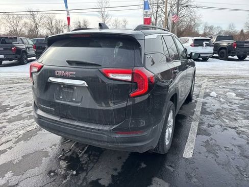 Certified 2022 GMC Terrain SLE w/ Driver Convenience Package image 9