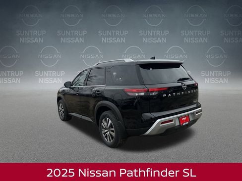 New 2025 Nissan Pathfinder SL image 4