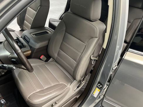 Used 2019 GMC Yukon Denali w/ Denali Ultimate Package AWD/4WD image 9