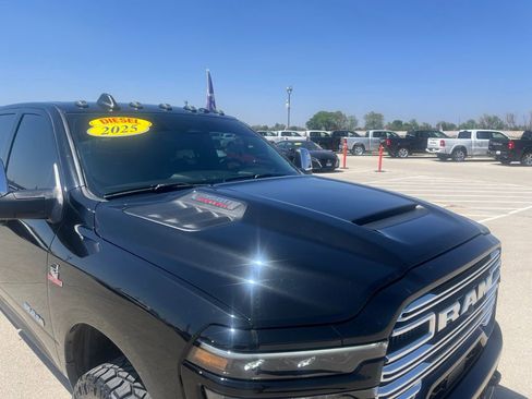 Used 2025 RAM 3500 Laramie w/ Sport Appearance Package AWD/4WD image 10