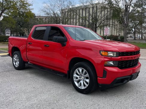 Used 2022 Chevrolet Silverado 1500 Custom image 2