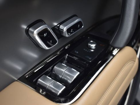Used 2024 Land Rover Range Rover Sport SE AWD/4WD image 14