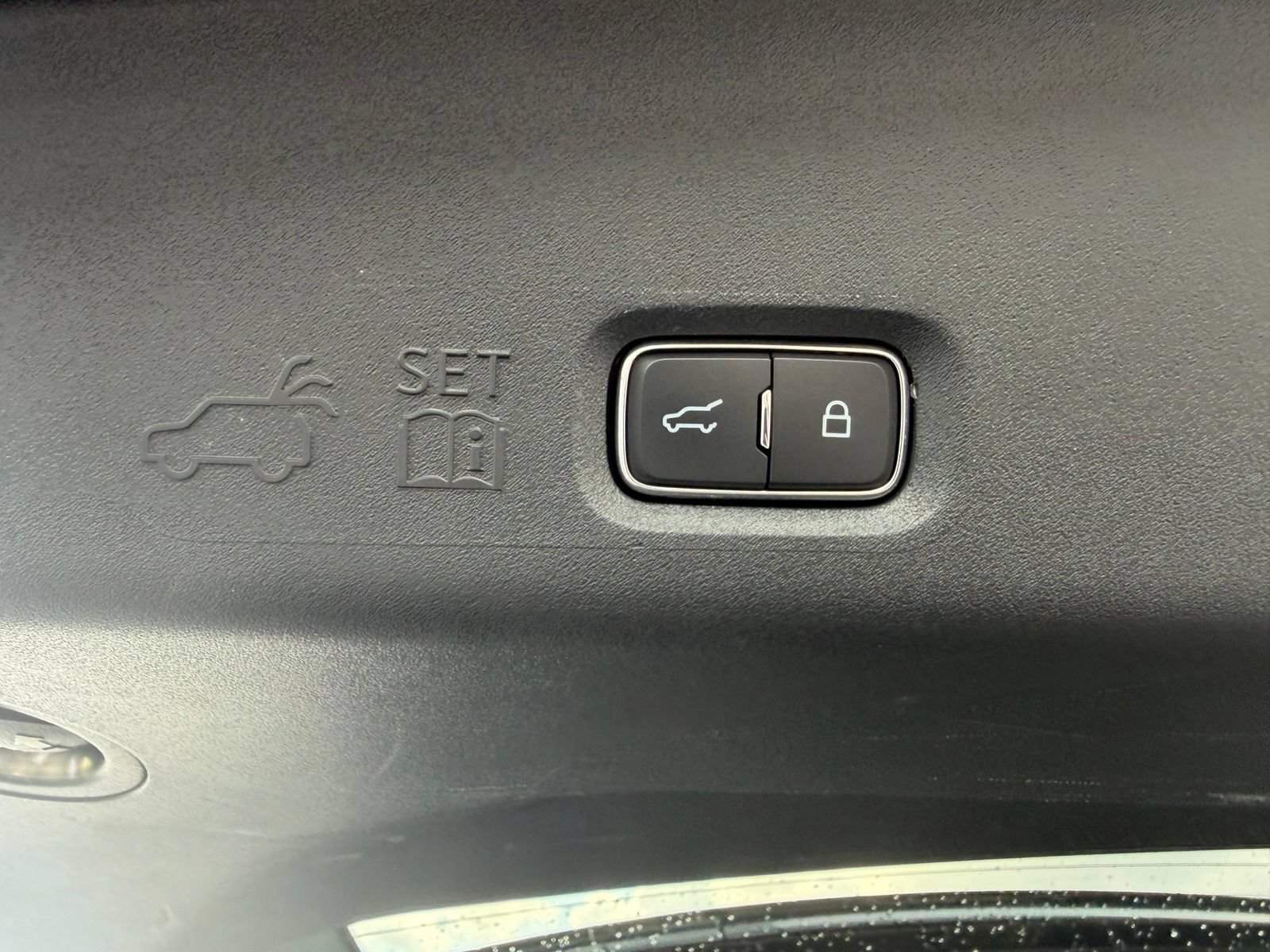 Used 2025 Ford Expedition Active AWD/4WD image 12